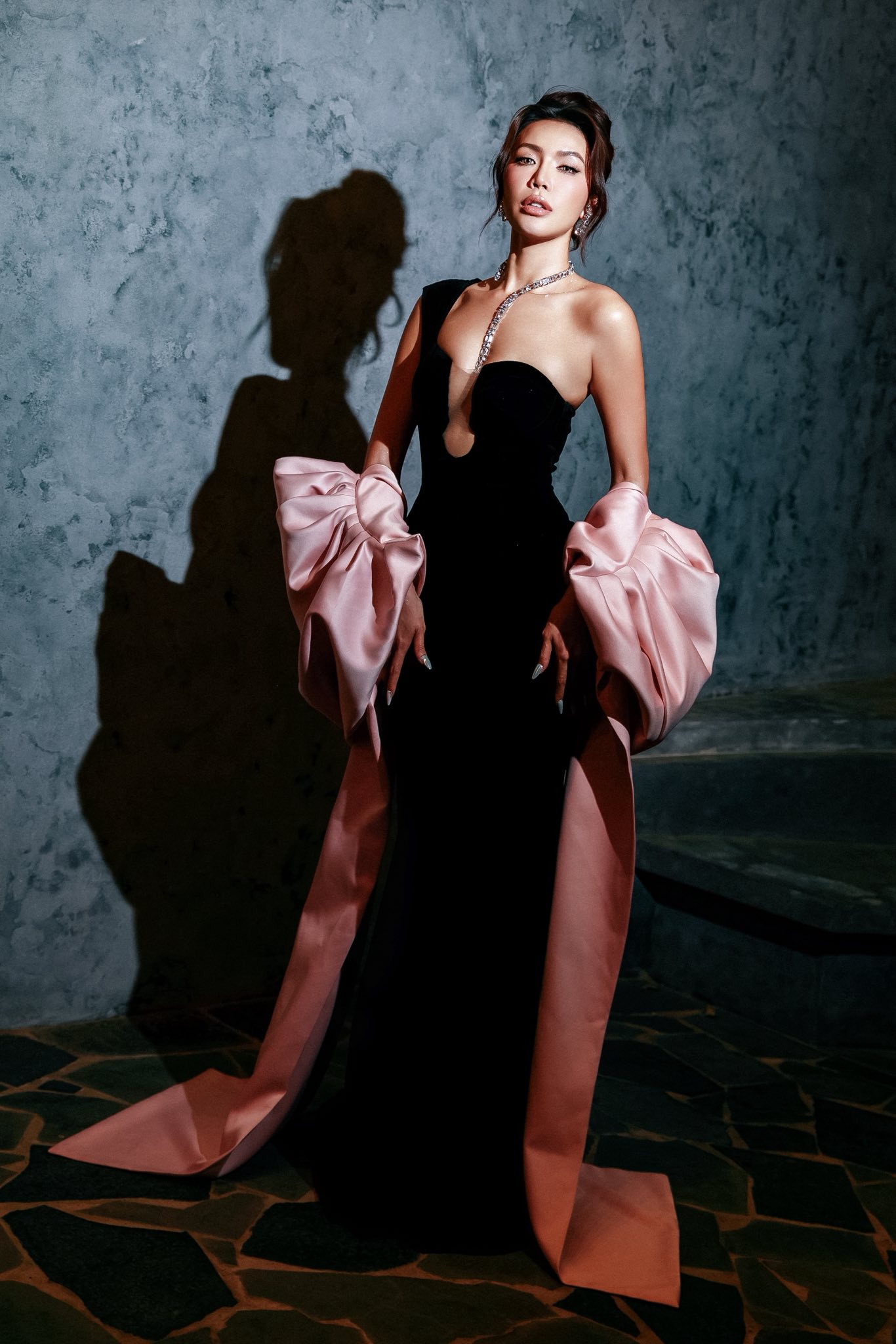 Siêu mẫu Minh Tú lo lắng khi lần đầu làm đạo diễn catwalk - 3
