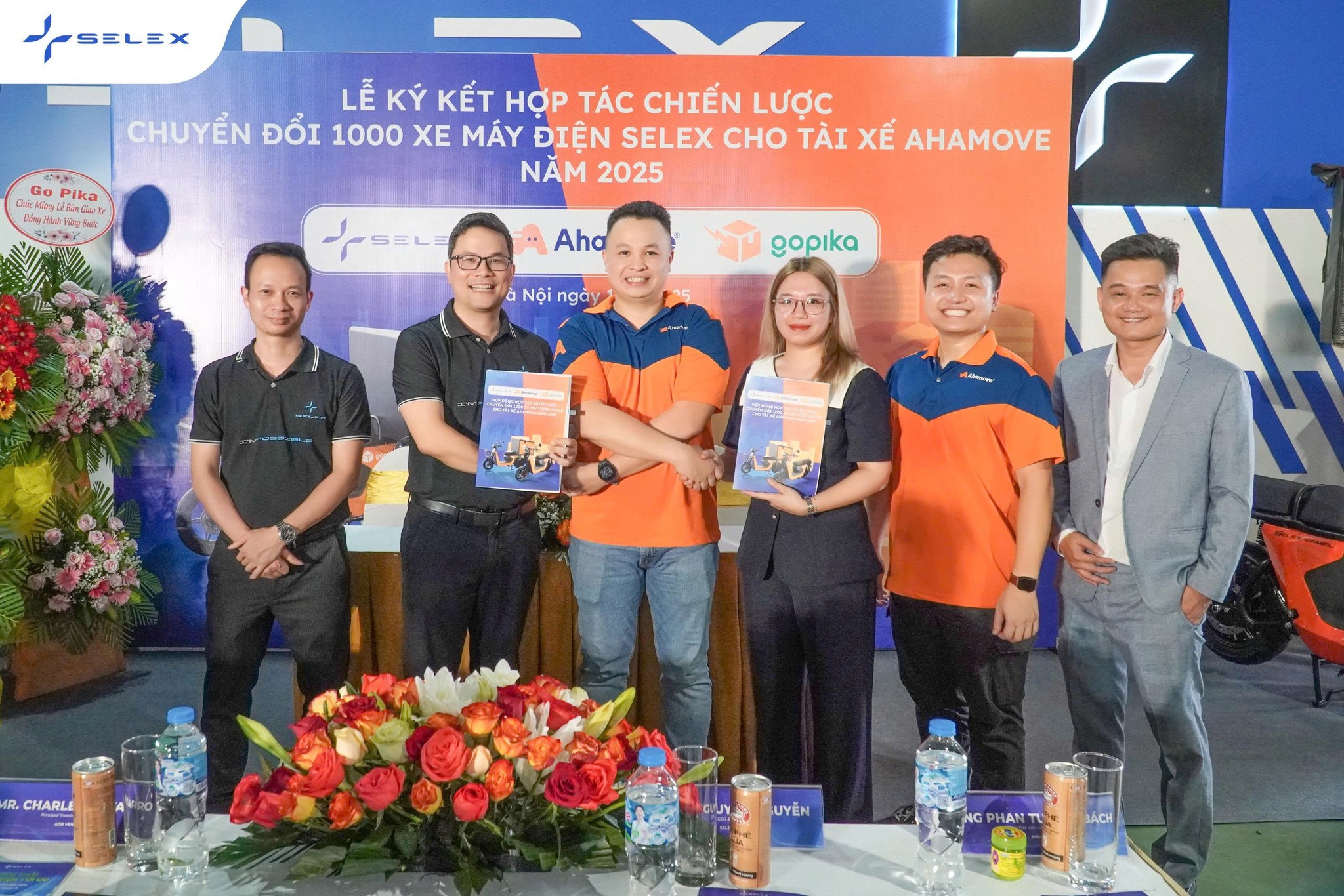 Ahamove triển khai 1.000 xe máy điện Selex, thúc đẩy xu hướng giao hàng xanh tại Việt Nam - 1