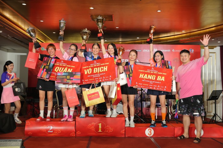 Giải pickleball độc lạ "Đại náo Thiên Đình": "Táo" Tự Long, ca sỹ Tuấn Hưng gây sốt - 1