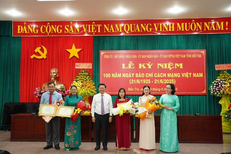 Bến Tre tổ chức kỷ niệm 100 năm Ngày Báo chí Cách mạng Việt Nam - 7