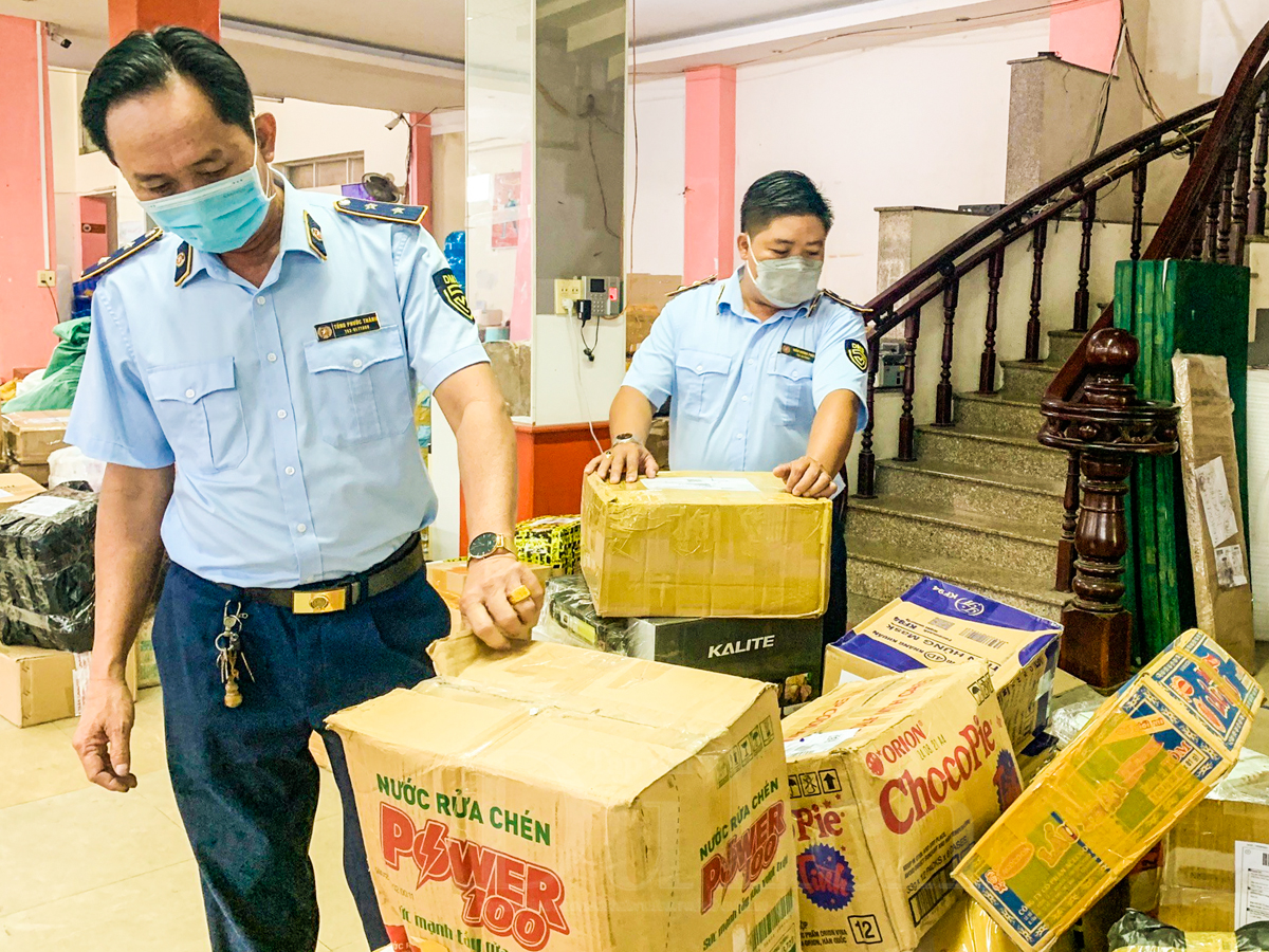 Vi phạm ngày càng tinh vi, núp bóng kinh doanh mới: Thách thức trong cuộc chiến chống hàng giả tại TP.HCM - 2