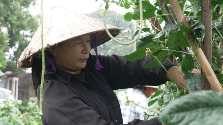 Tuấn Cry kể về tuổi thơ sớm mất cha, từng giận mẹ vì bận rộn công việc - 8