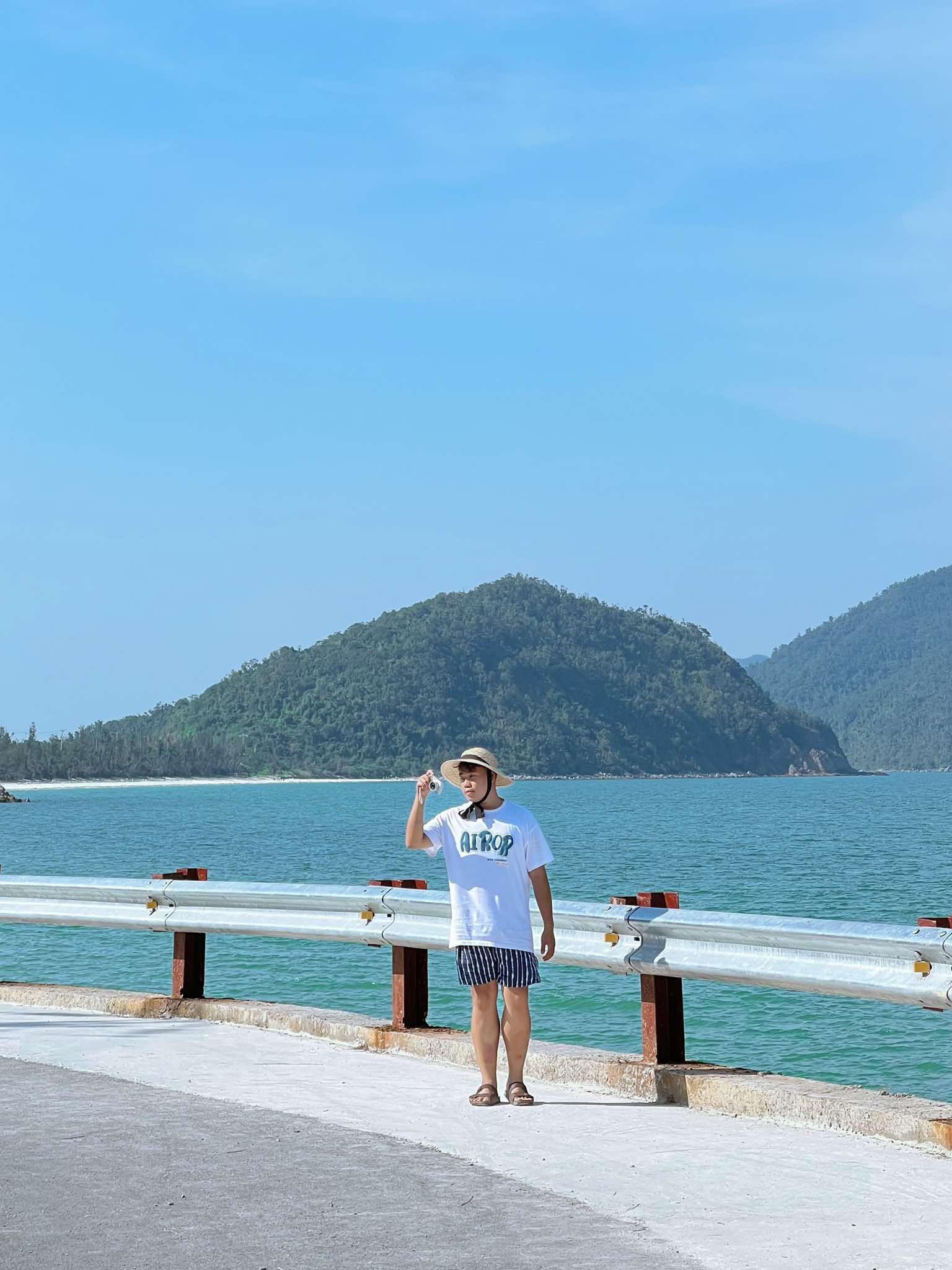 Du khách mê mẩn Quan Lạn với biển xanh, cát trắng và trải nghiệm độc đáo - 5