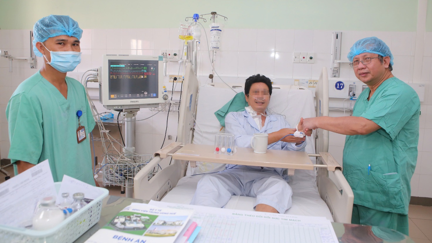 Thực hiện thành công 4 ca ghép tim, gan, giác mạc xuyên Việt - 1