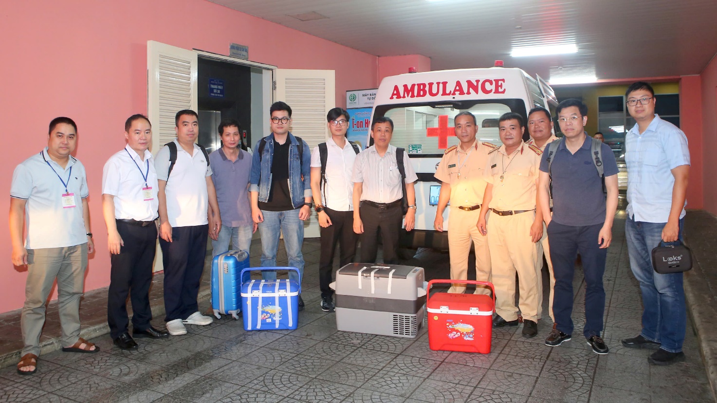 Thực hiện thành công 4 ca ghép tim, gan, giác mạc xuyên Việt - 4
