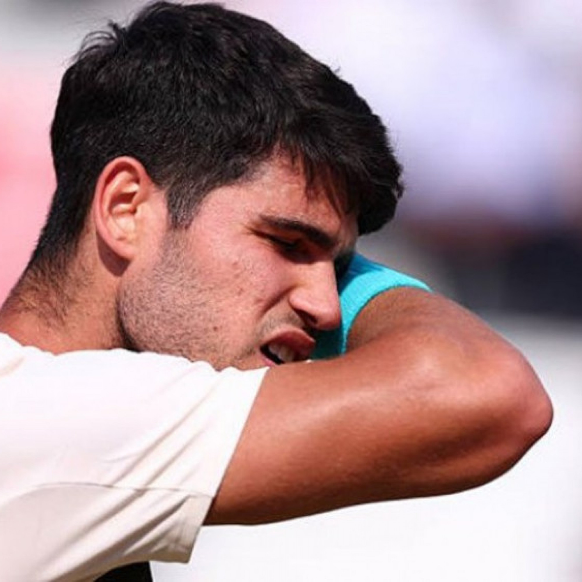  - Trực tiếp tennis Alcaraz - Rinderknech: Alcaraz thắng trên sân cỏ nhiều hơn Federer (Queen's Club)