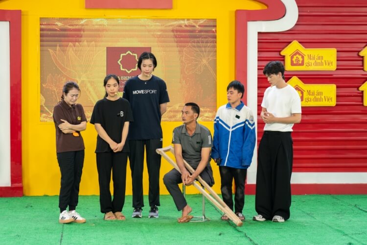 Hơn 400 triệu đồng được trao tặng cho các em nhỏ mồ côi trong tập 139 Mái ấm gia đình Việt - 5