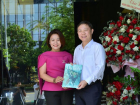  - Lãnh đạo TP.HCM thăm, chúc mừng Tạp chí Du lịch nhân kỷ niệm 100 năm Ngày Báo chí