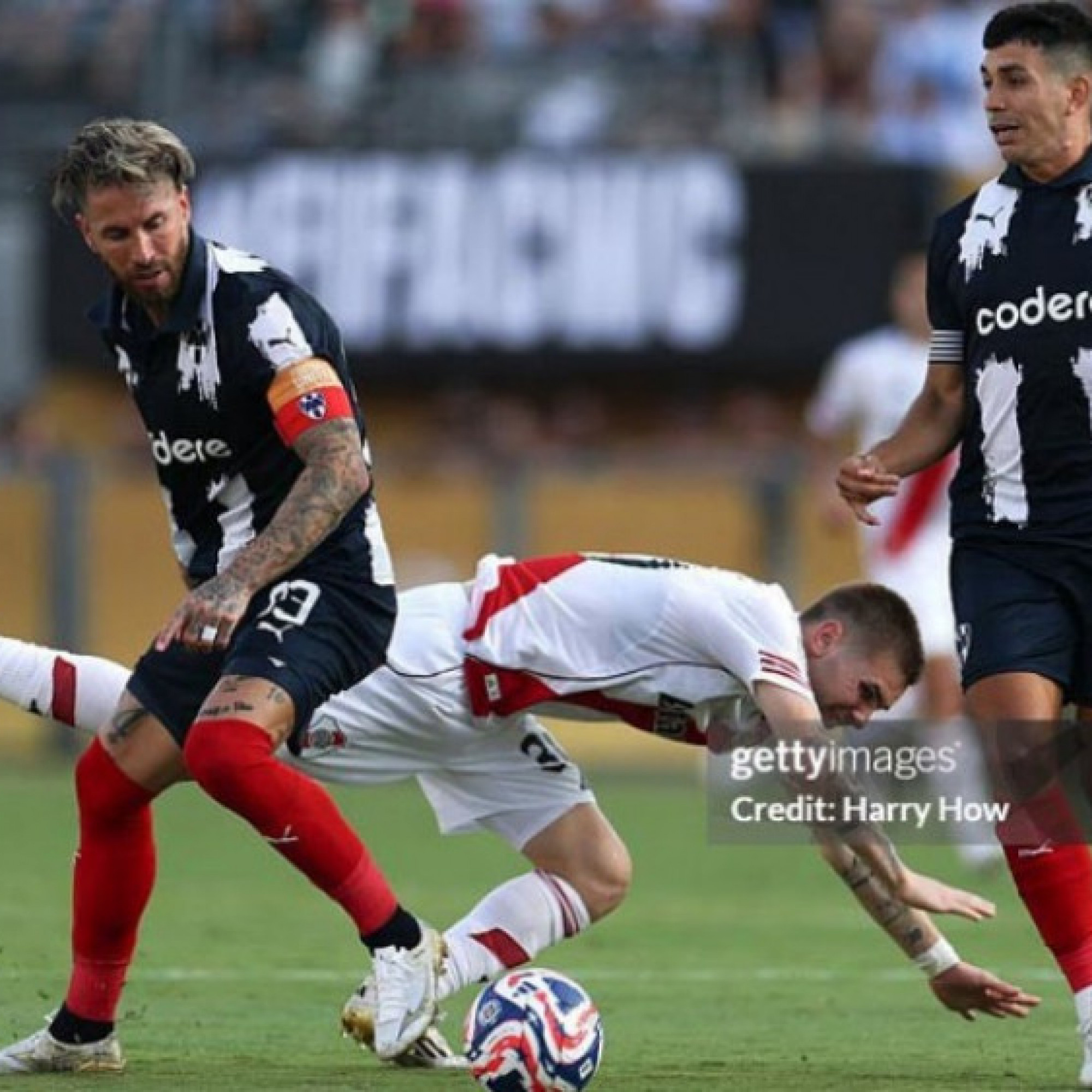  - Video bóng đá River Plate - Monterrey: Căng thẳng thẻ đỏ, "người nhện" cứu rỗi (FIFA Club World Cup)