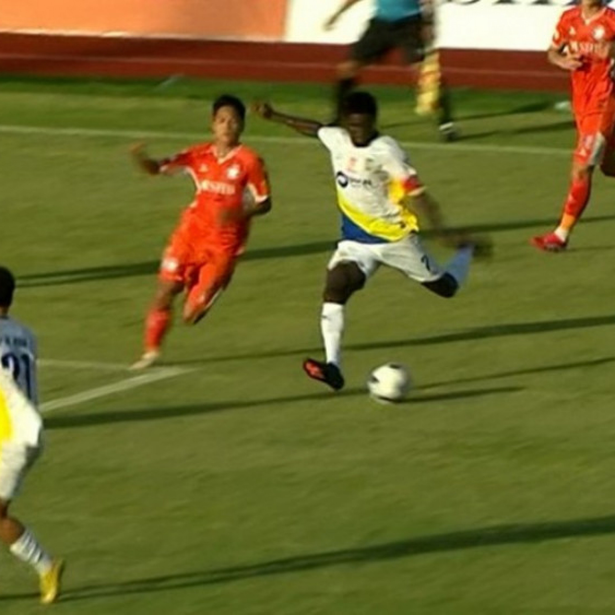  - Video bóng đá Đà Nẵng - SLNA: Phạt đền hỏng ăn (V-League)