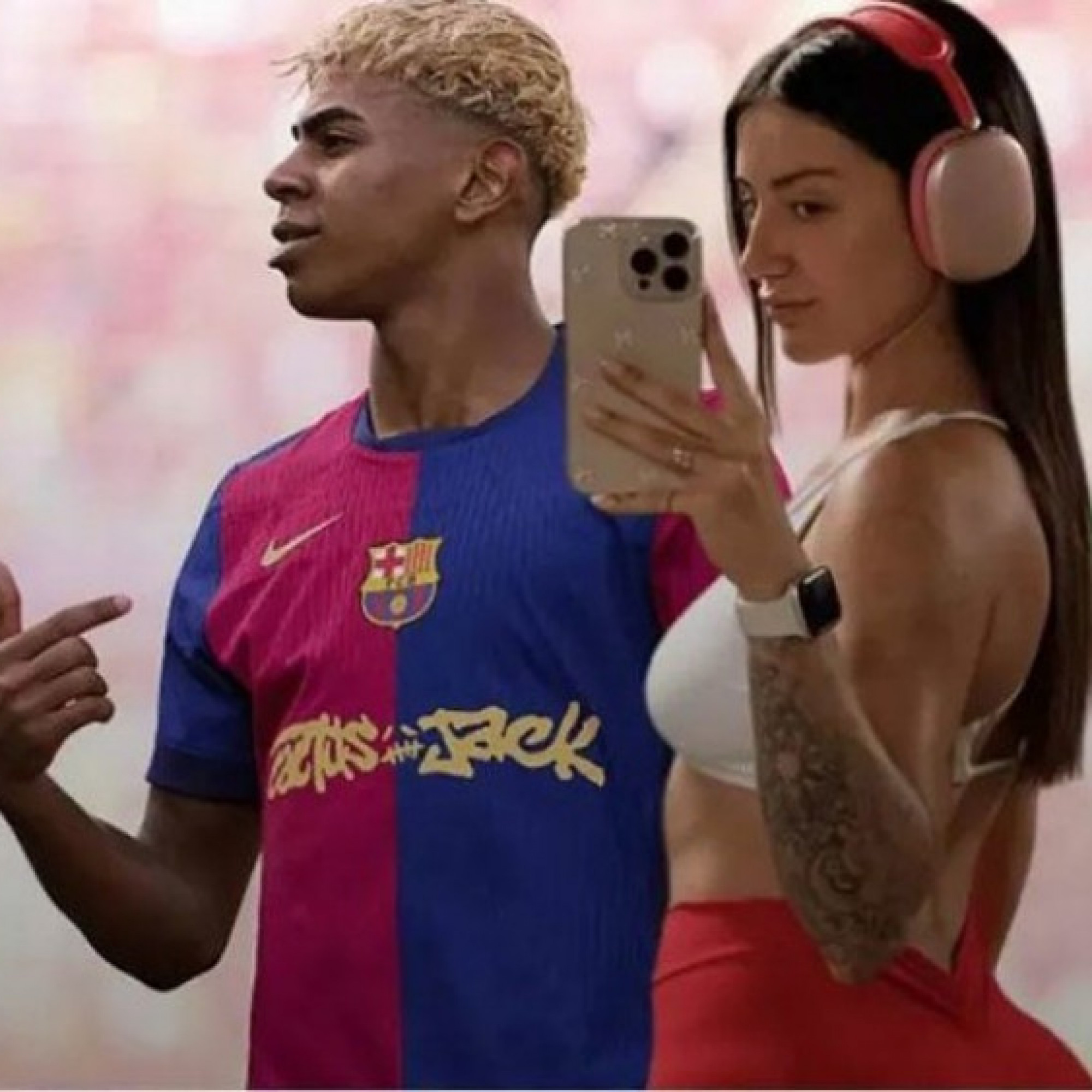  - Yamal 17 tuổi náo động tình trường: "Yêu" để có cảm hứng chơi bóng như Ronaldinho?