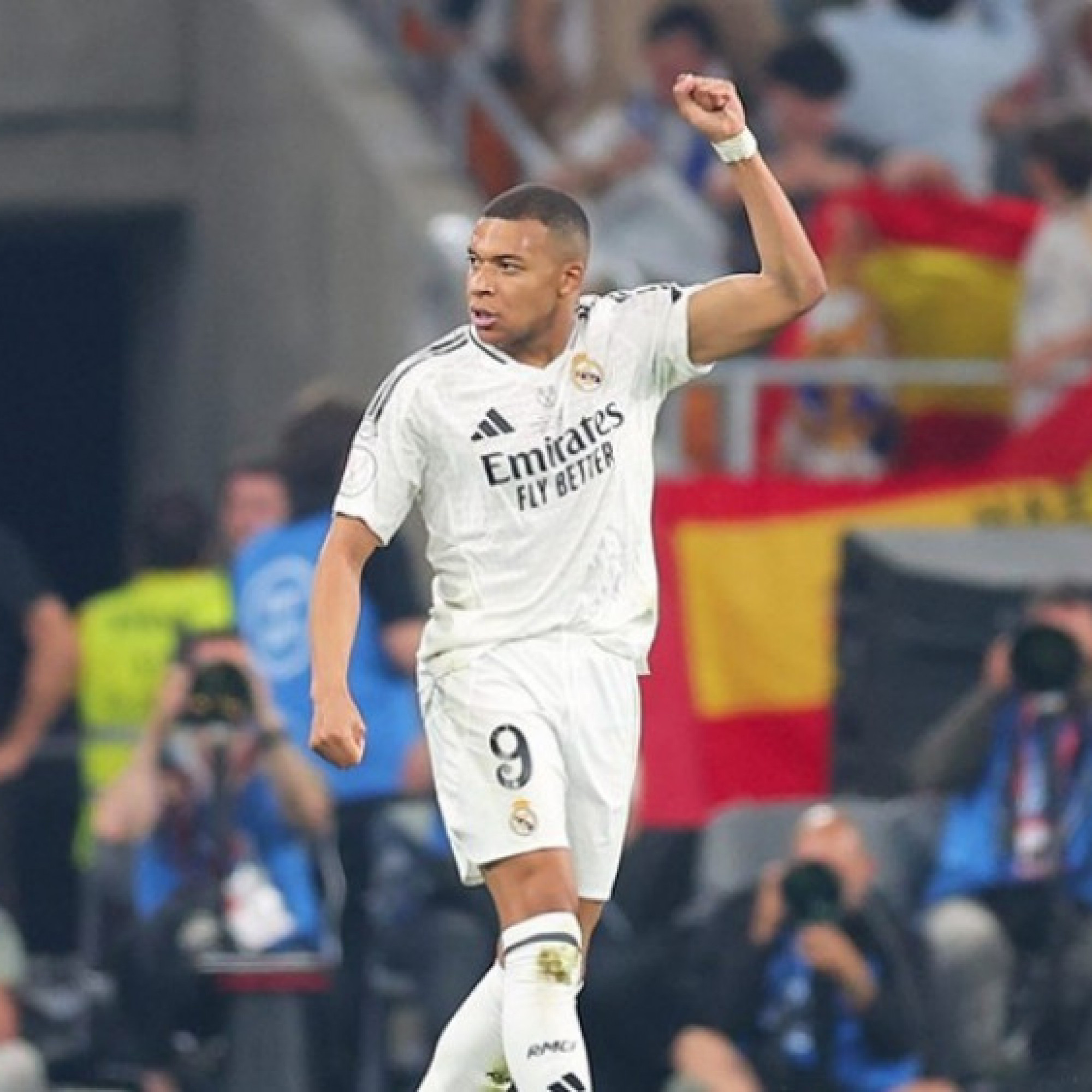  - Tin mới nhất bóng đá sáng 24/6: Mbappe vẫn chưa trở lại tập luyện