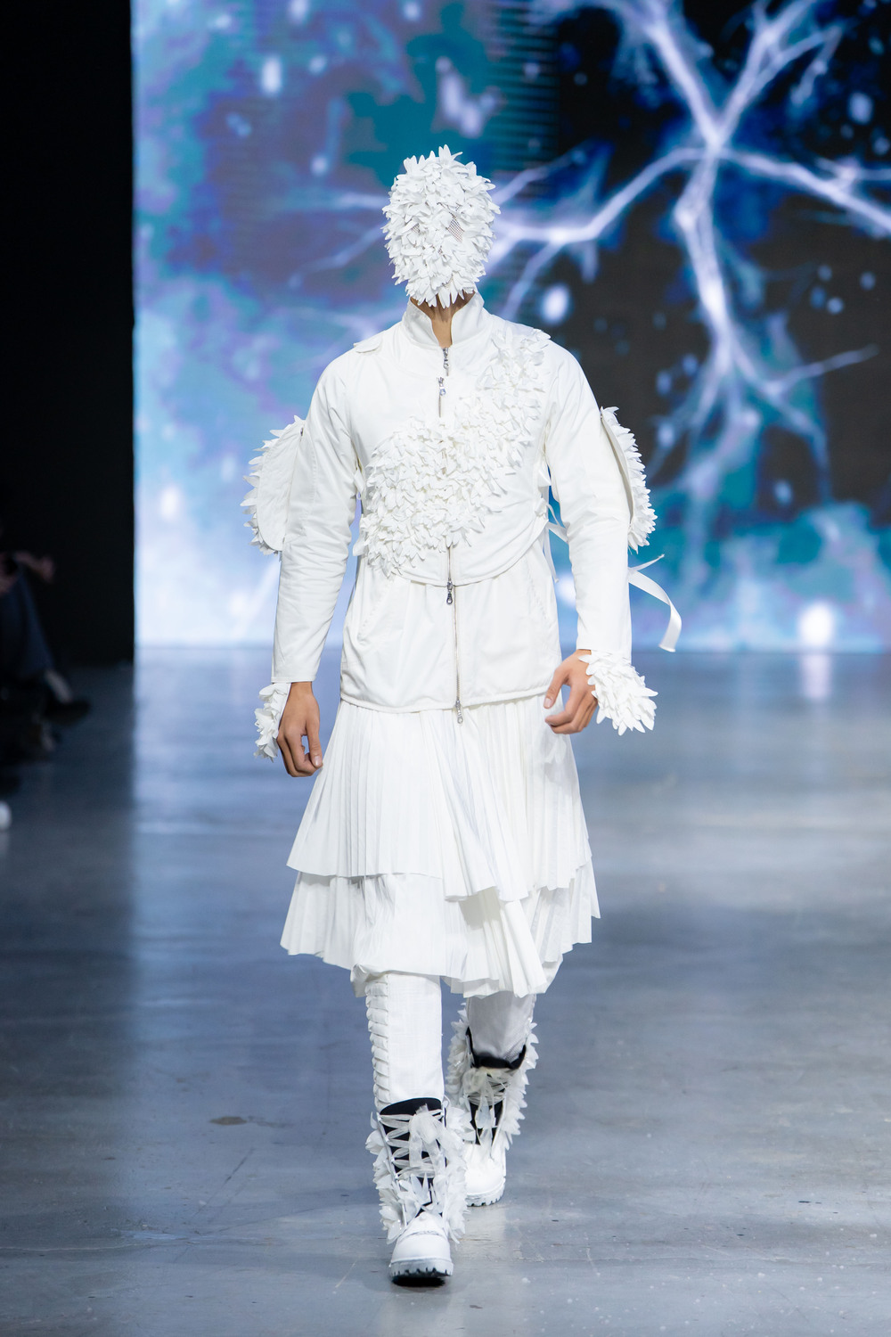 DEPA Fashion Show 2025: Minh Tú mở màn với hình tượng người mẹ - 3