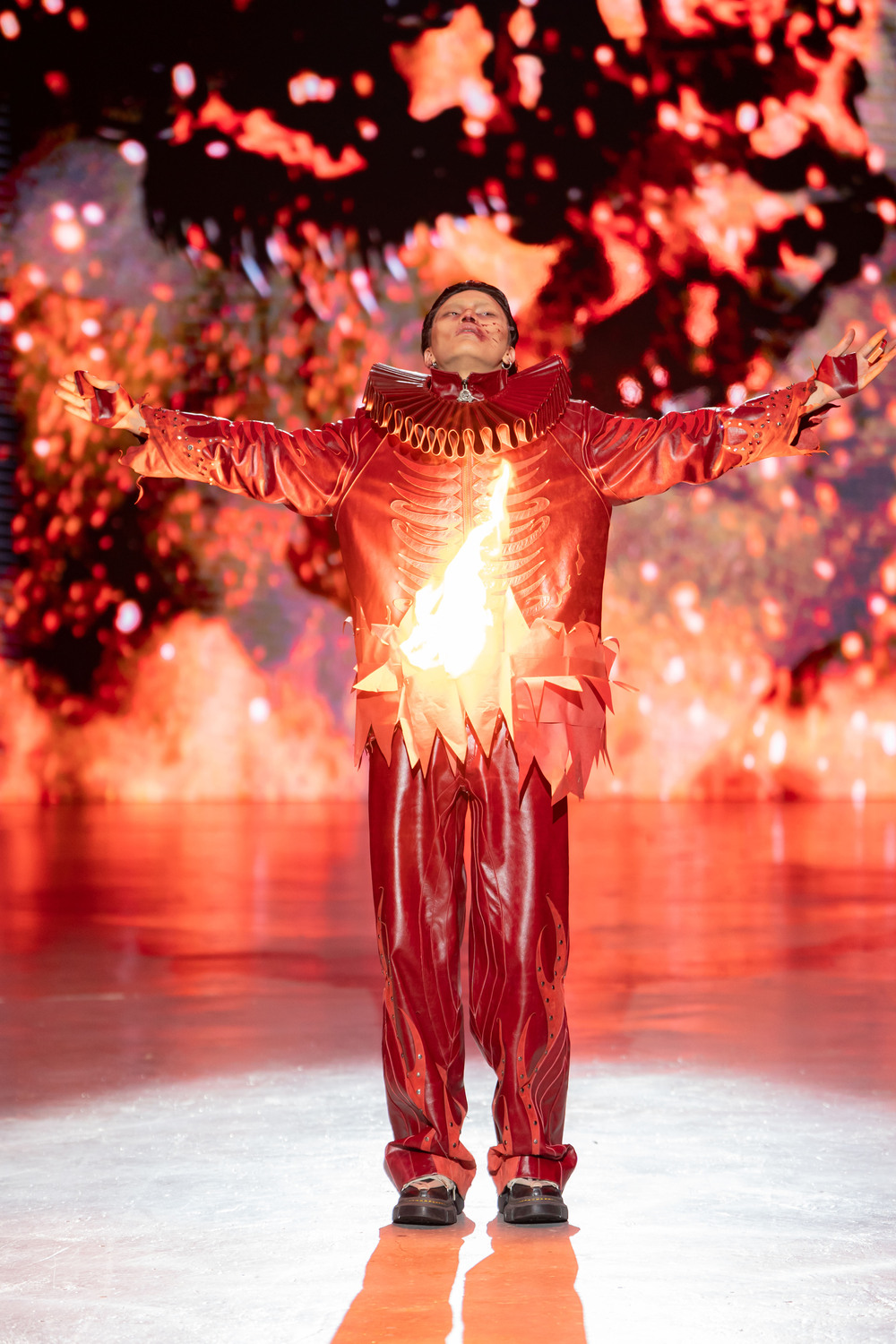 DEPA Fashion Show 2025: Minh Tú mở màn với hình tượng người mẹ - 5