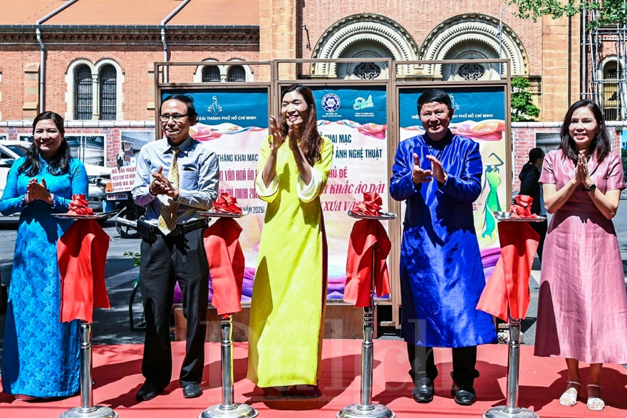 Áo dài – Biểu tượng văn hóa hấp dẫn du khách ghé thăm Sài Gòn - 5
