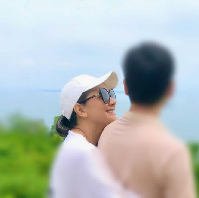 Nữ diễn viên vừa công khai bạn trai ở tuổi 49, từng bị chồng cũ bạo hành đến mất trí nhớ là ai? - 1