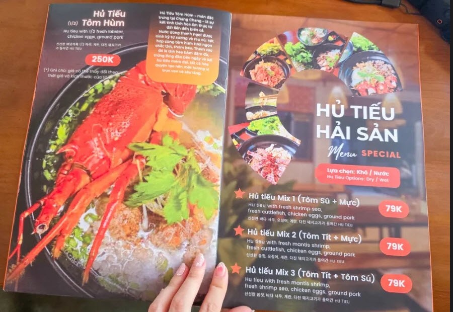 Khách Hàn bất ngờ với bát hủ tiếu giá 250.000 đồng ở Nha Trang - 1