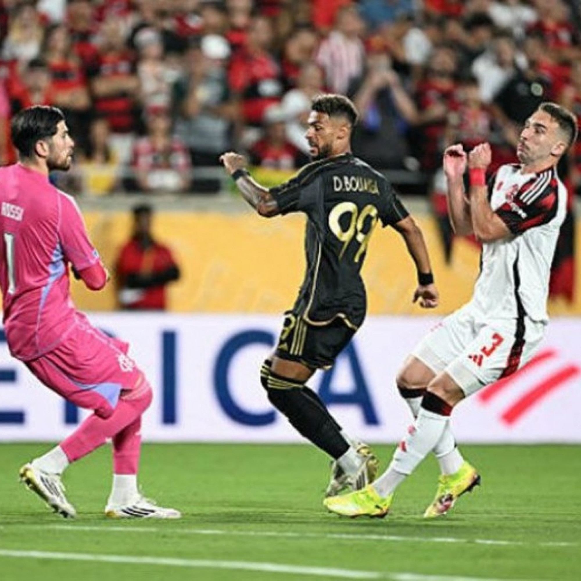  - Video bóng đá Los Angeles FC - Flamengo: Tiếc nuối vì xà & cột (FIFA Club World Cup)