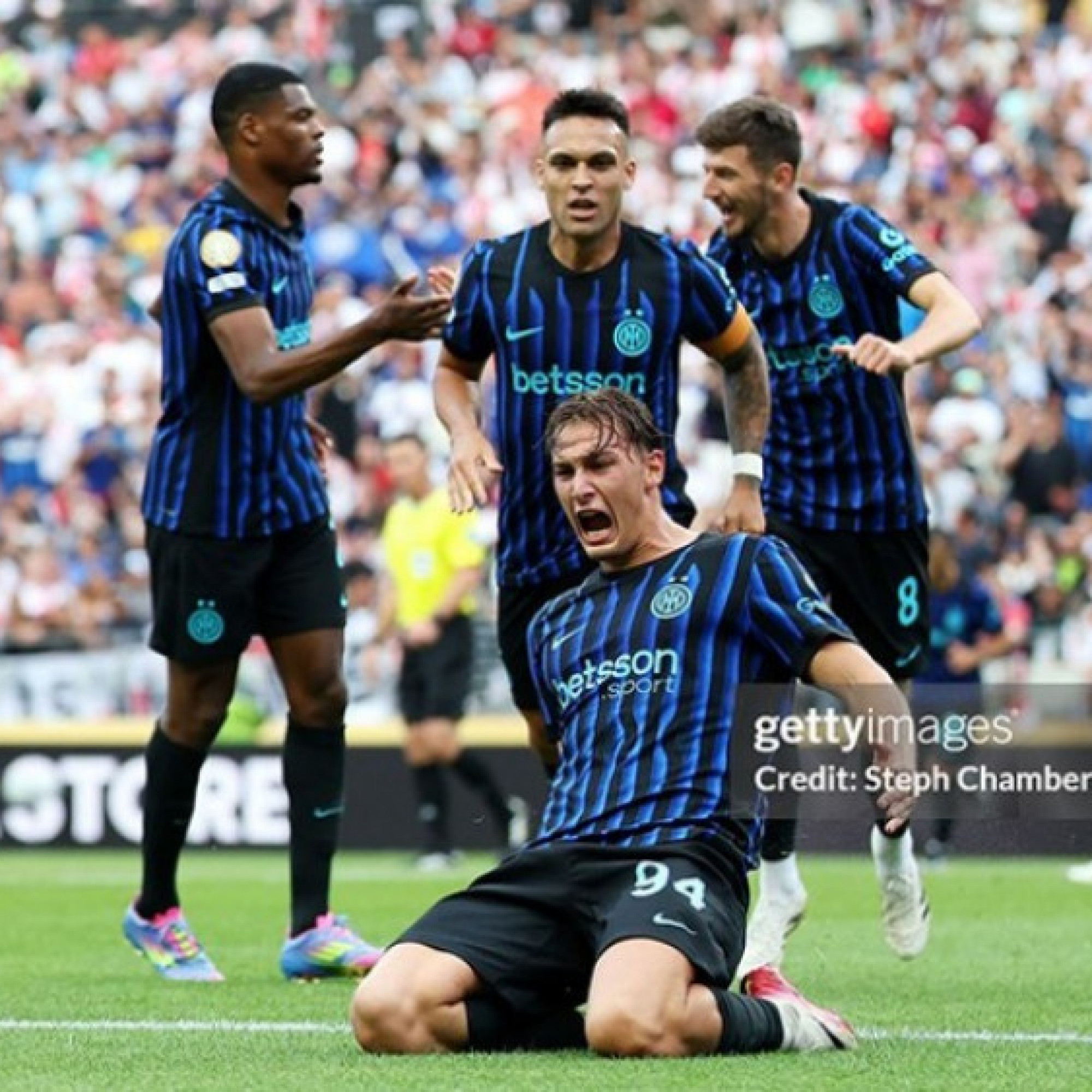  - Trung vệ River Plate mất bóng đá người bị thẻ đỏ, sao trẻ 19 tuổi mở tỷ số cho Inter Milan