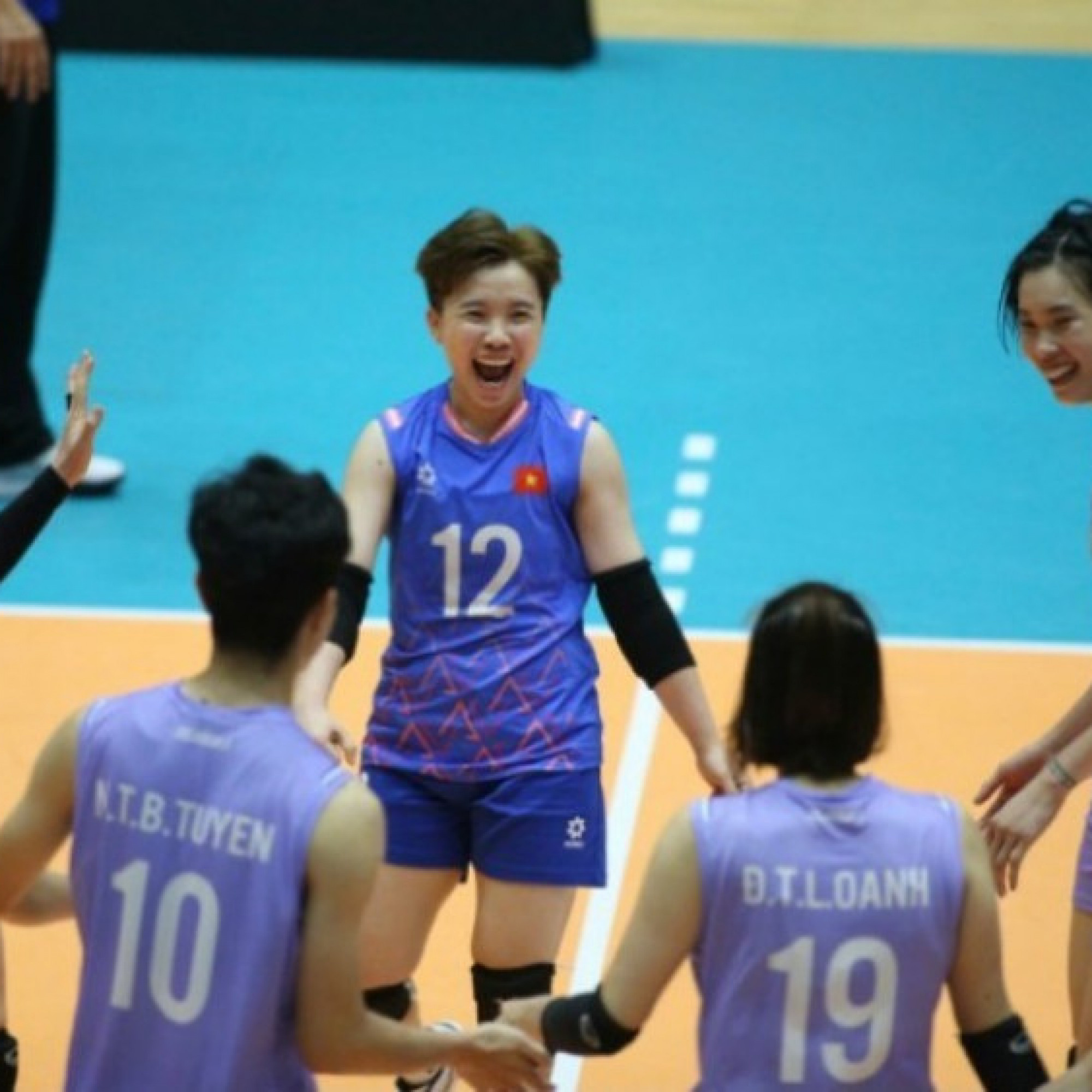  - Đối thủ lớn nhất của bóng chuyền nữ Việt Nam ở VTV Cup: Đội bóng cao trung bình 1m85