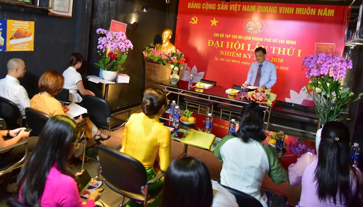 chi bo tap chi du lich tp.hcm: vung buoc trong chuyen doi va hoi nhap - 1