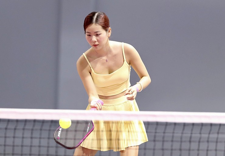Dàn người đẹp pickleball chia sẻ bí quyết để lương dưới 10 triệu vẫn ra sân thoải mái - 2