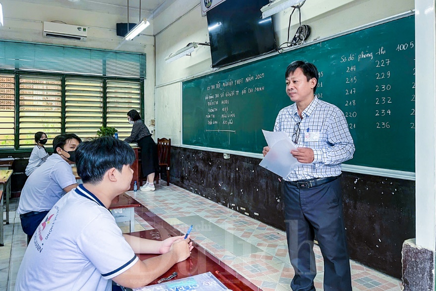 Hơn 1 triệu sĩ tử khởi đầu kỳ thi tốt nghiệp THPT 2025 với môn Ngữ văn - 7