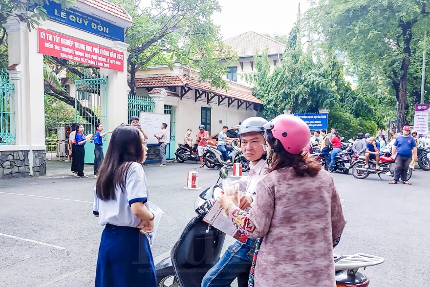 Hơn 1 triệu sĩ tử khởi đầu kỳ thi tốt nghiệp THPT 2025 với môn Ngữ văn - 14