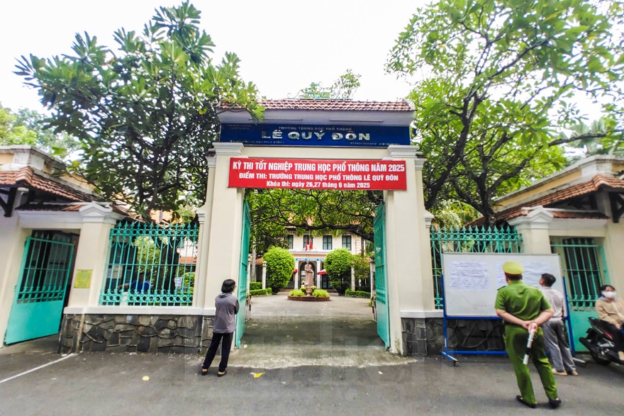 Hơn 1 triệu sĩ tử khởi đầu kỳ thi tốt nghiệp THPT 2025 với môn Ngữ văn - 17