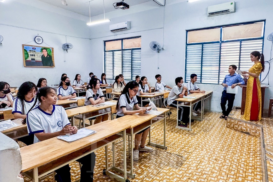 Hơn 1 triệu sĩ tử khởi đầu kỳ thi tốt nghiệp THPT 2025 với môn Ngữ văn - 4