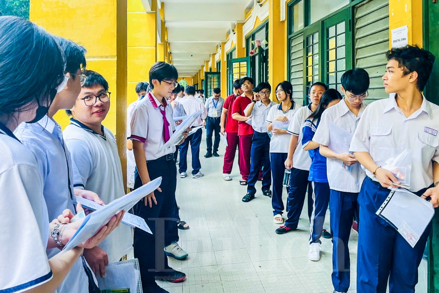 Hơn 1 triệu sĩ tử khởi đầu kỳ thi tốt nghiệp THPT 2025 với môn Ngữ văn - 3
