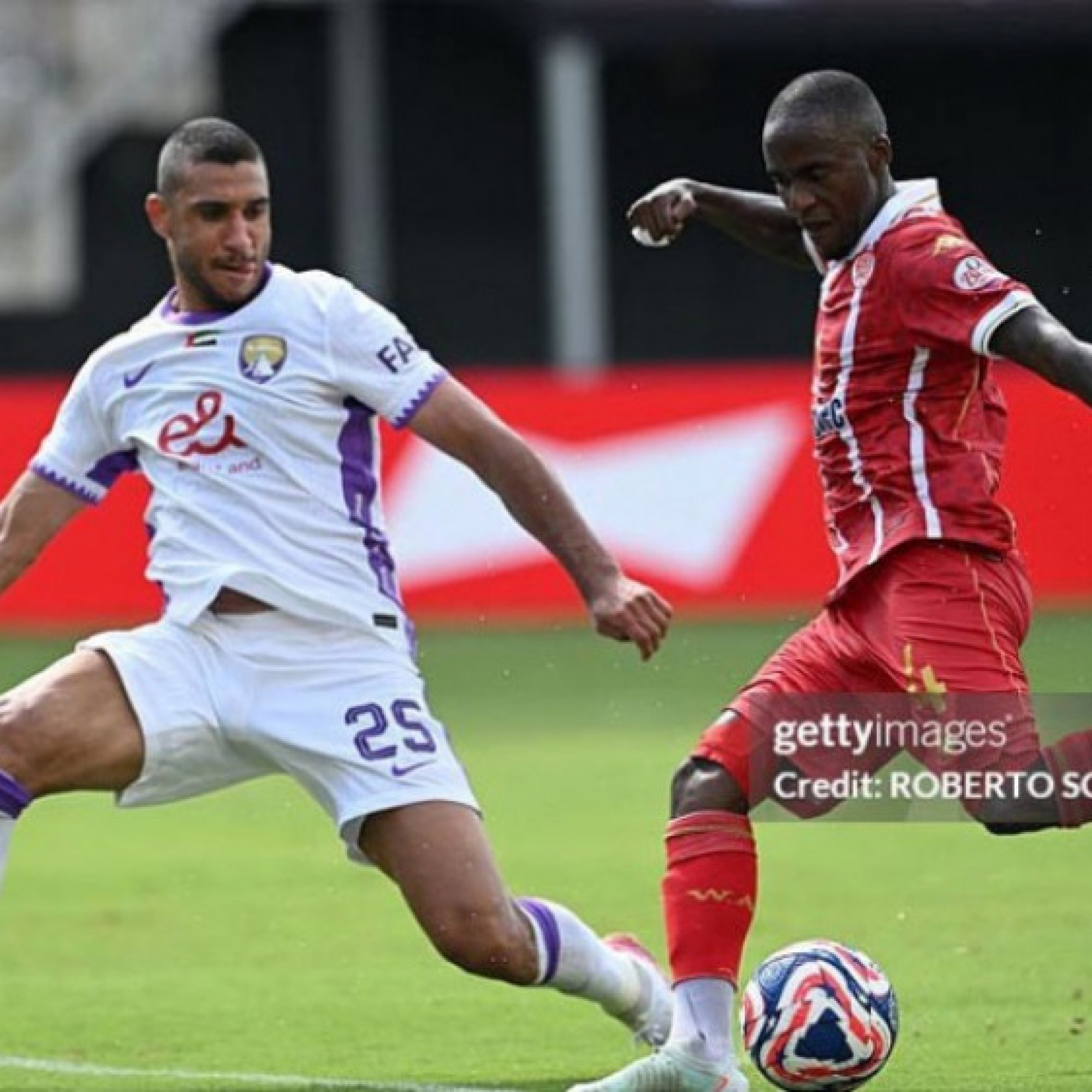  - Video bóng đá Wydad AC - Al Ain: Hiệp một giằng co (FIFA Club World Cup)