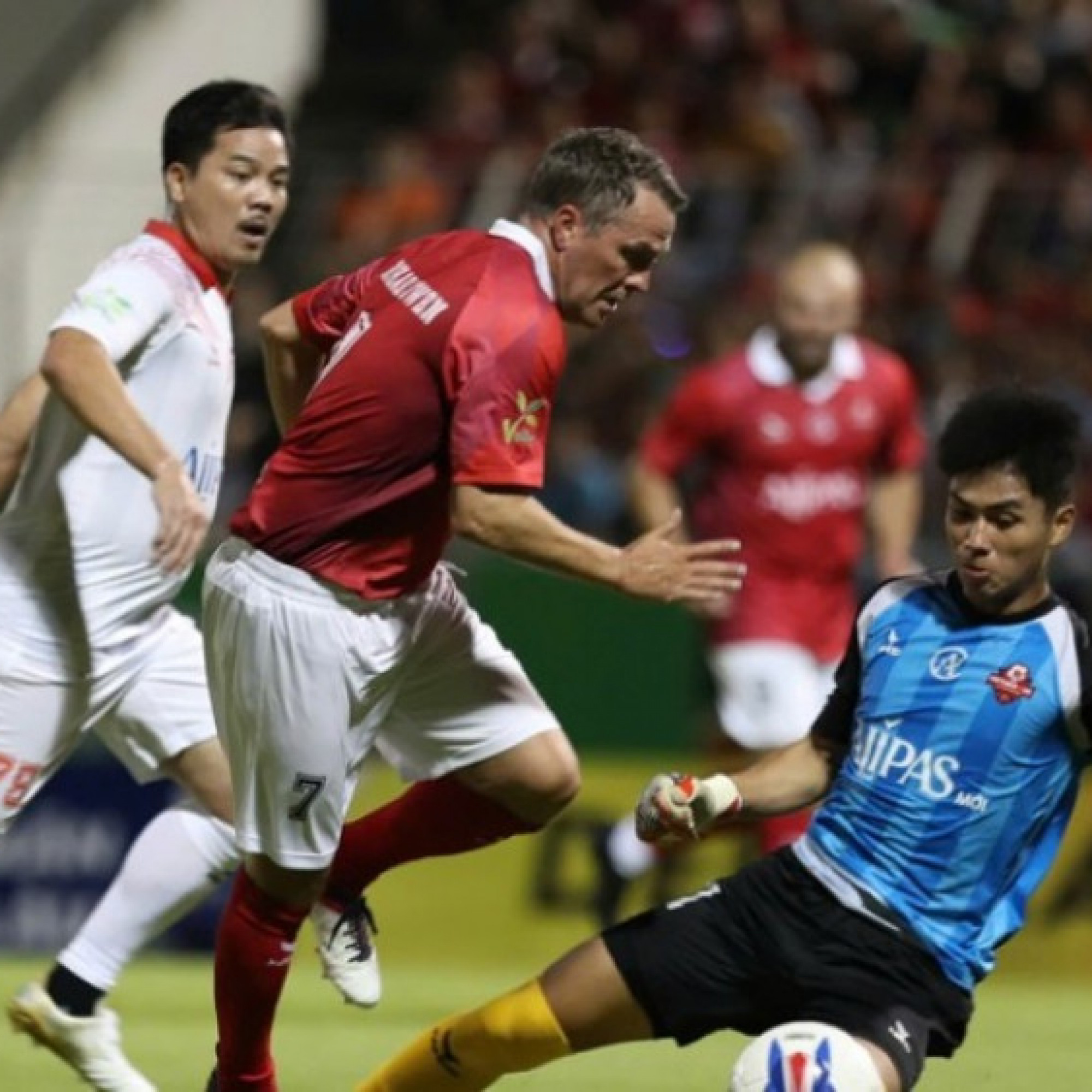  - Kết quả bóng đá Việt Nam All Stars - Huyền thoại MU: Michael Owen rực sáng