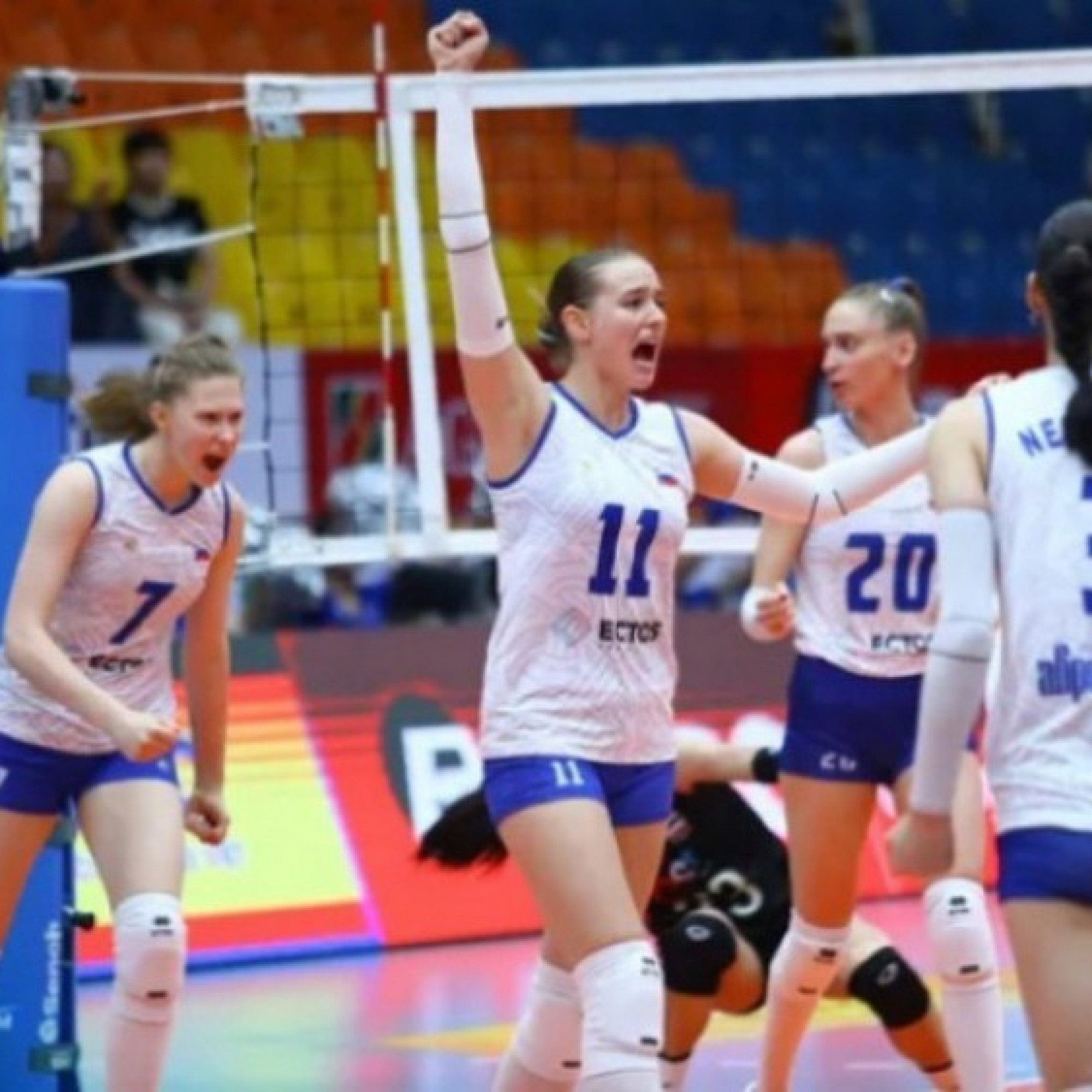  - Fan bóng chuyền VTV Cup sững sờ: CLB Nga vừa đến buổi sáng, chiều đã thắng U21 Thái Lan