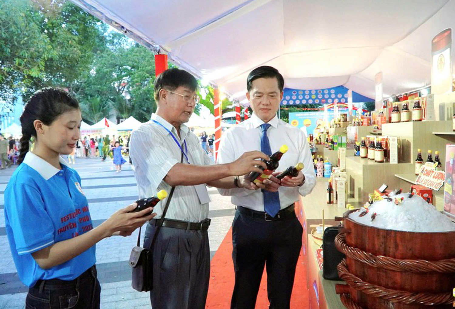 Festival Nước mắm Phú Quốc: Tôn vinh nghề truyền thống trăm năm - 1