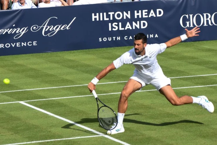 Báo động Djokovic thua ngay trước thềm Wimbledon, thay đổi gấp ở ban huấn luyện - 1