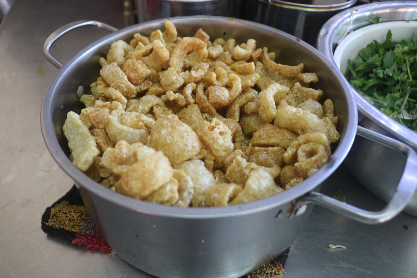 Cơm hến, bún hến làm say lòng thực khách - 7