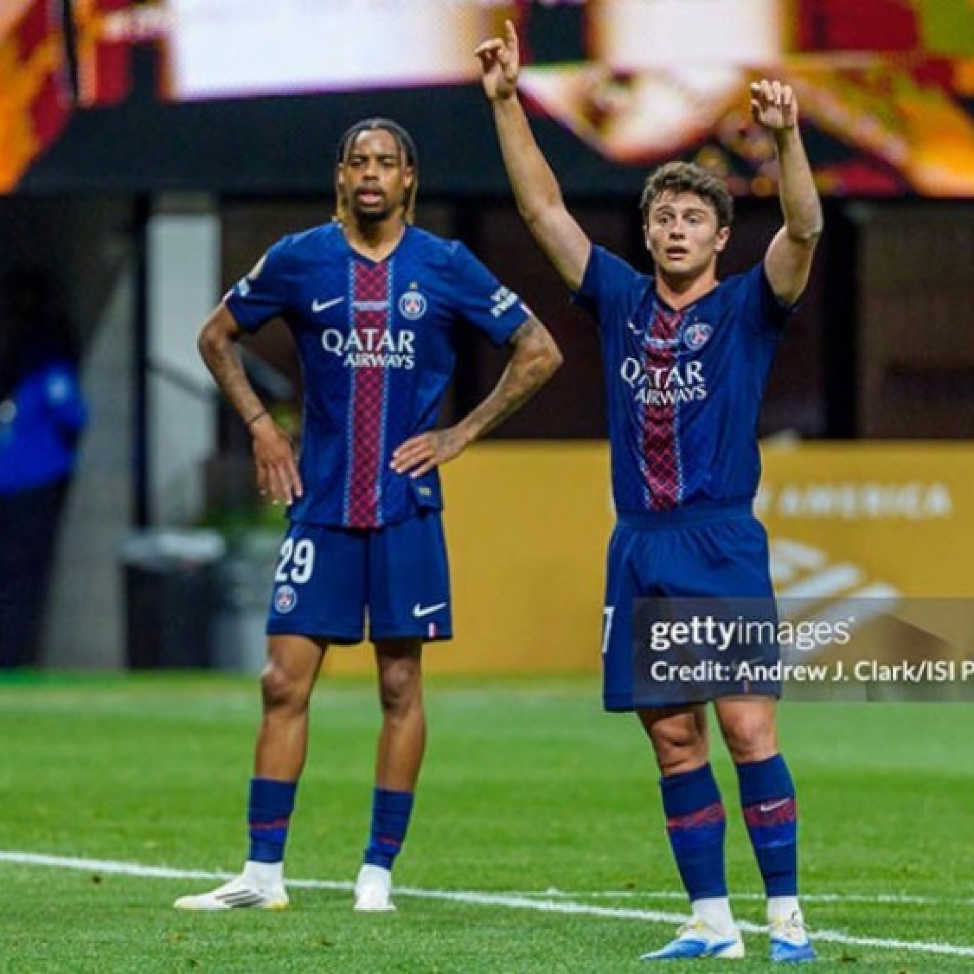  - Rực lửa tứ kết FIFA Club World Cup: PSG đả bại đội Messi, thư hùng với Bayern Munich