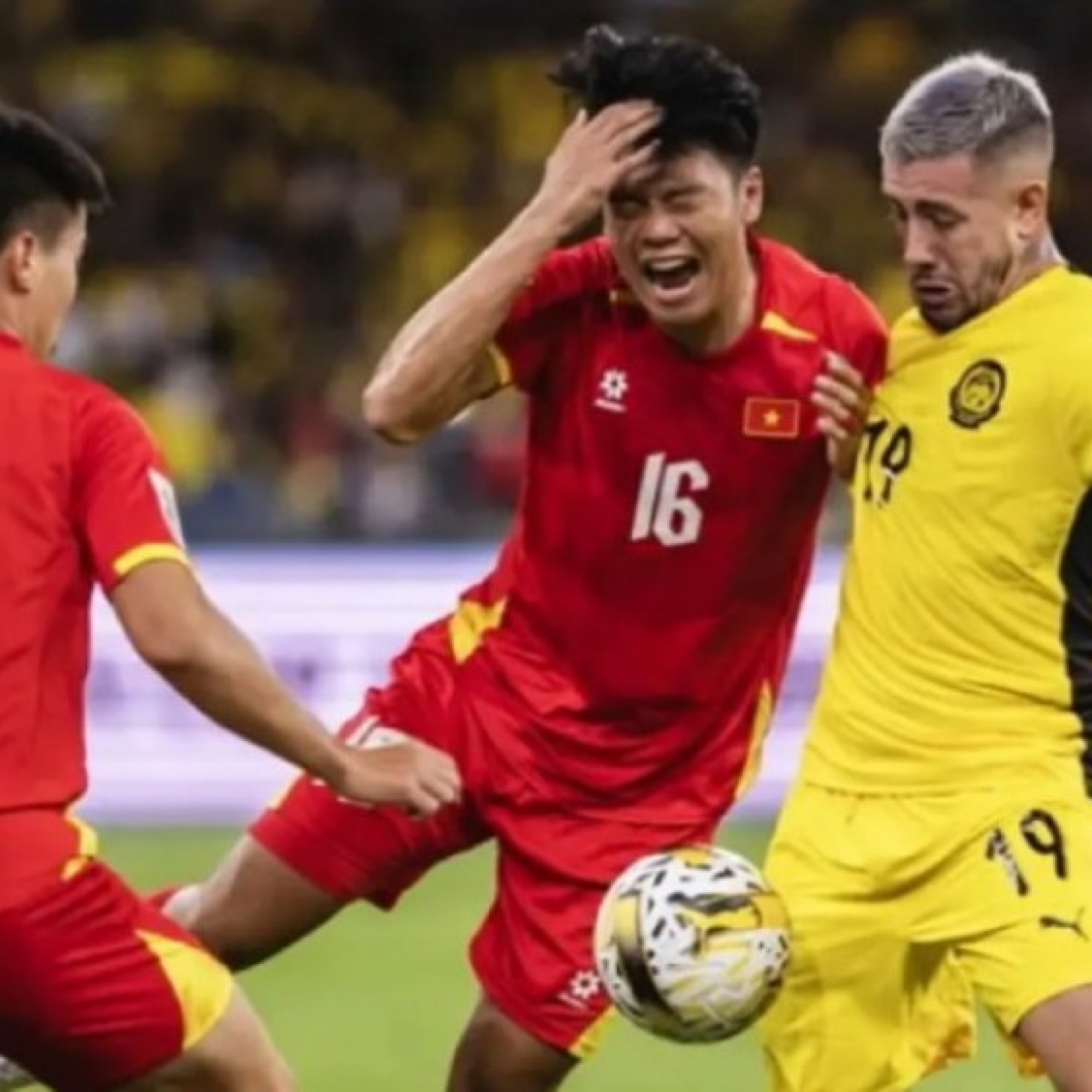  - Bóng đá Malaysia bất ngờ họp khẩn: Có liên quan tin đồn bị phạt ở trận thắng Việt Nam 4-0?