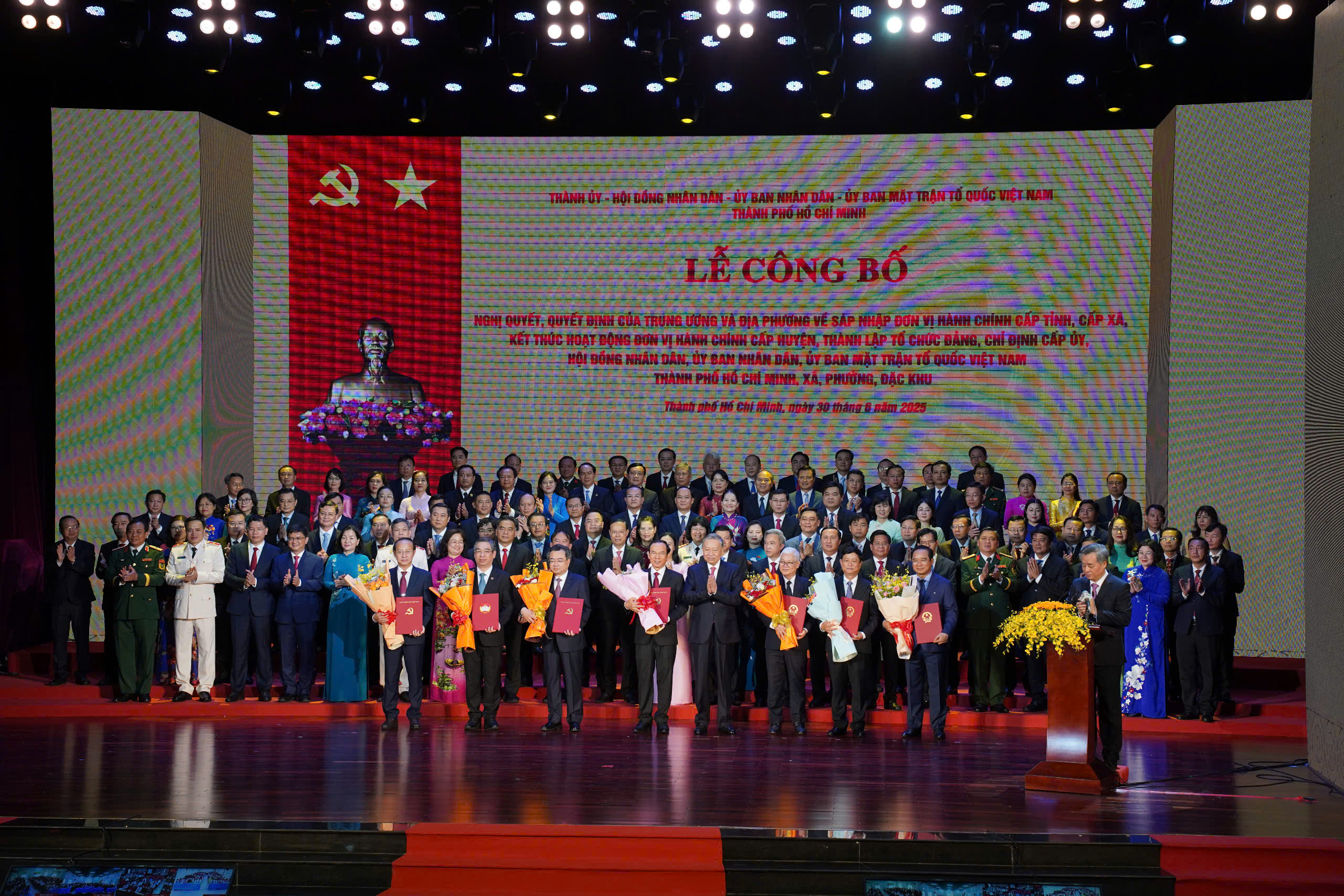Công bố Ban Chấp hành Đảng bộ TP.HCM nhiệm kỳ 2020–2025 với 107 ủy viên - 1