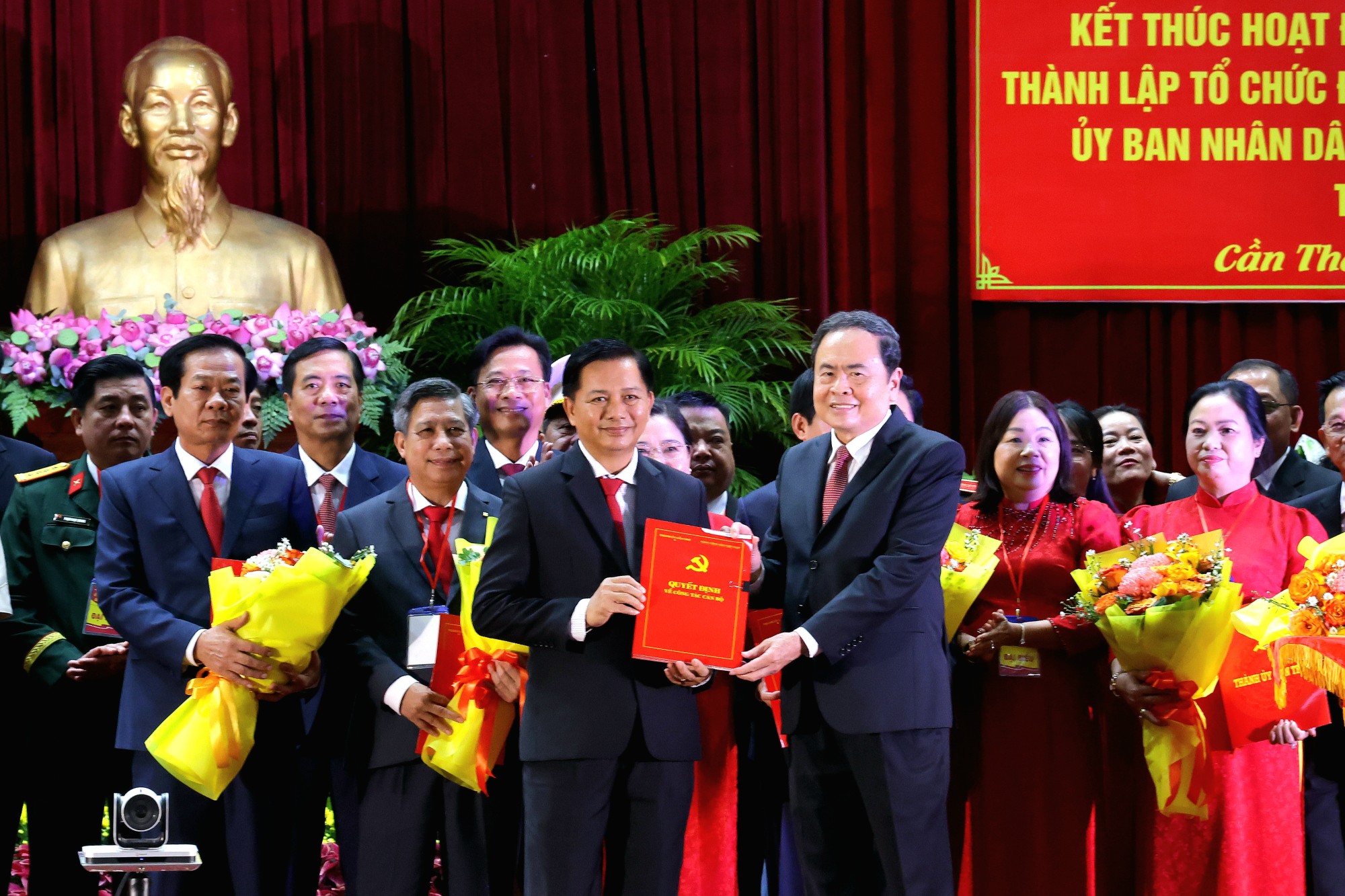 Ông Trần Văn Lâu được Thủ tướng chỉ định giữ chức Chủ tịch UBND TP Cần Thơ - 1