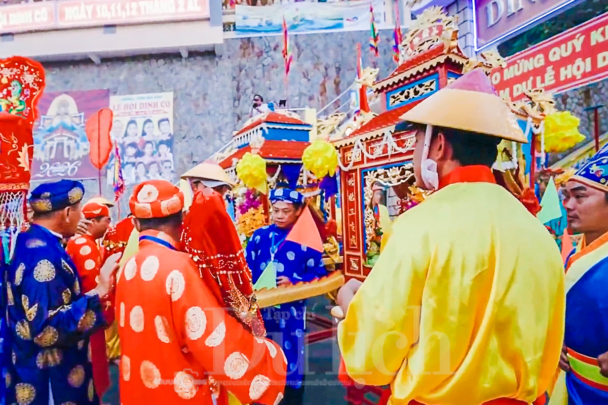 Trẩy hội Dinh cô Long Hải, khám phá nghi thức rước Cô độc đáo - 9