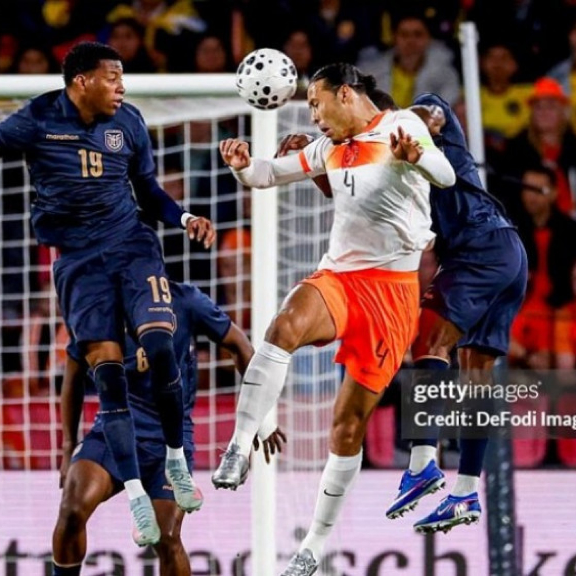  - Video bóng đá Hà Lan - Ecuador: