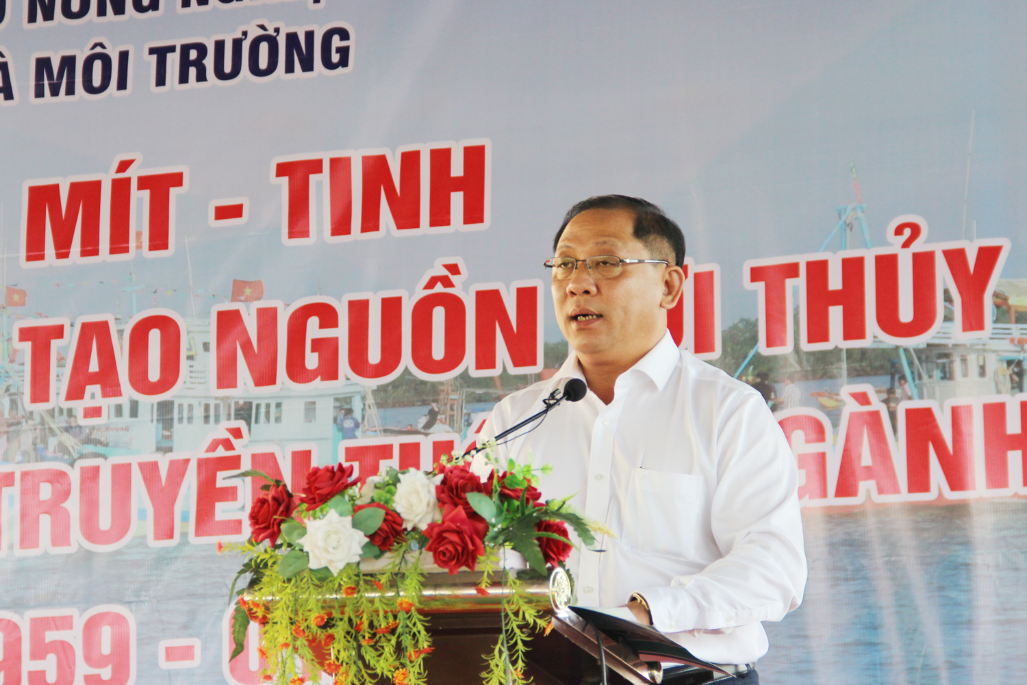 Cần Thơ trao 30 suất học bổng tại lễ mít tinh thả giống tái tạo nguồn lợi thủy sản - 2