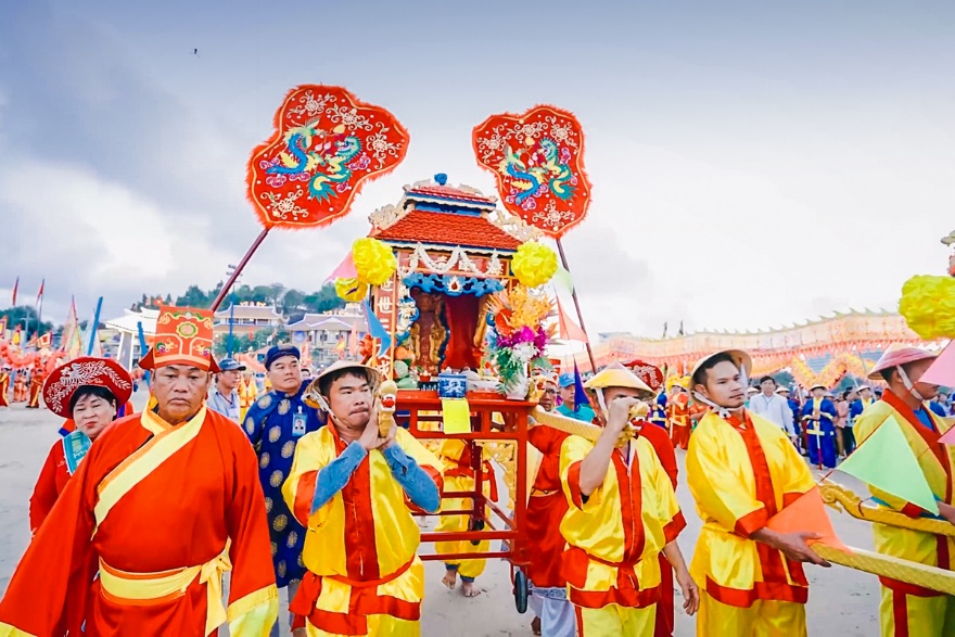 Trẩy hội Dinh cô Long Hải, khám phá nghi thức rước Cô độc đáo - 11