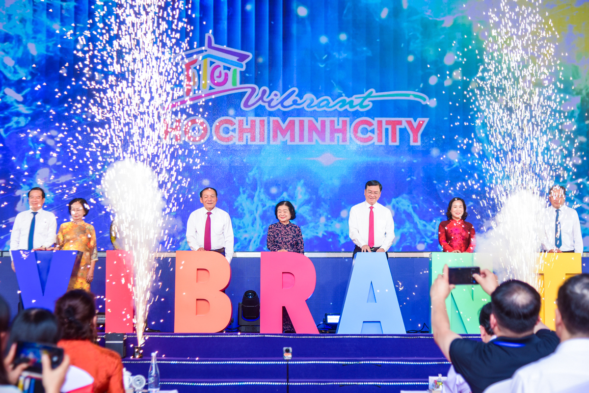 Khai mạc Ngày hội Du lịch TP.HCM đầy sôi động: Cơ hội ‘vàng’ săn tour hè 2026 - 1