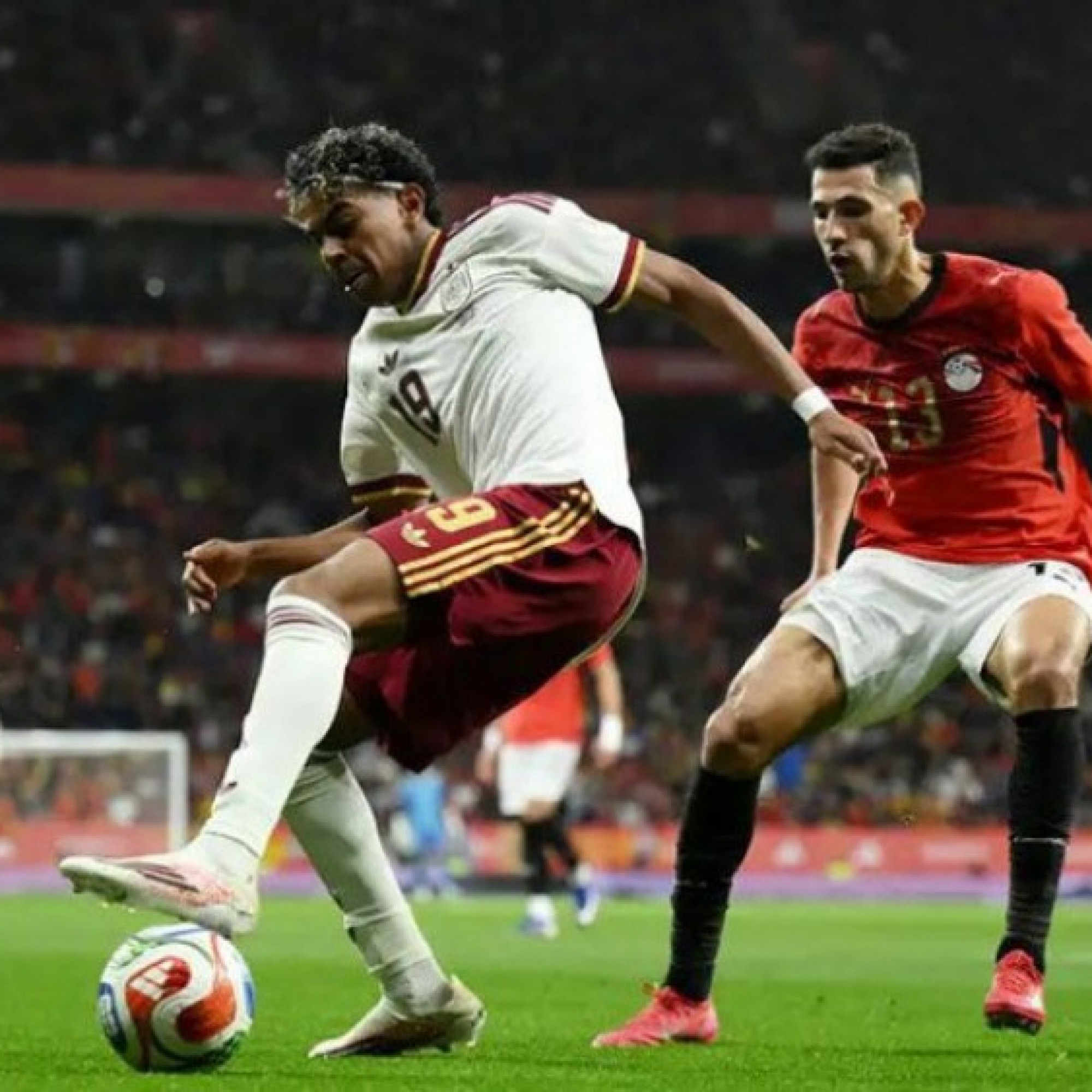  - Tin mới nhất bóng đá sáng 2/4: Yamal được kêu gọi tẩy chay đội tuyển Tây Ban Nha