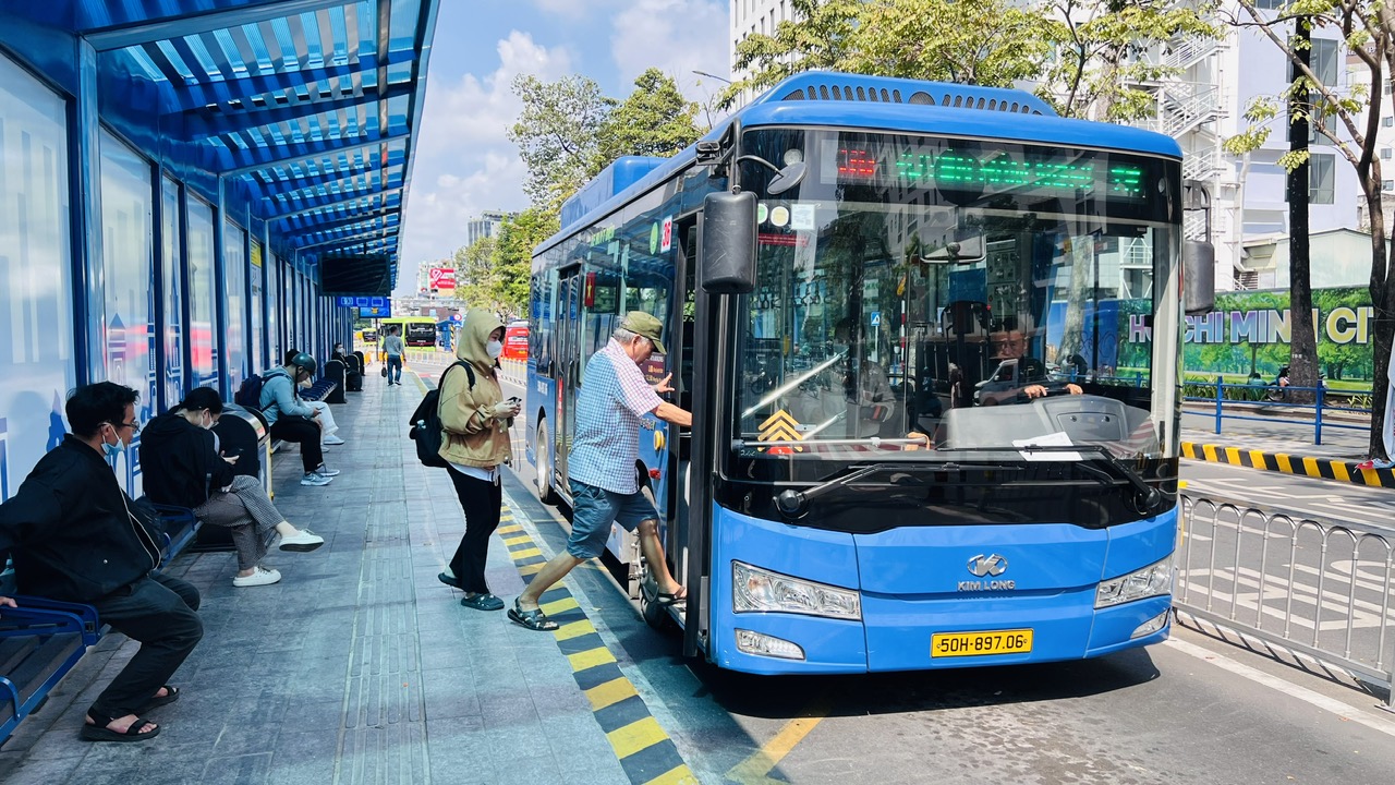 Miễn phí xe buýt cho người dân trên địa bàn Thành phố - 2