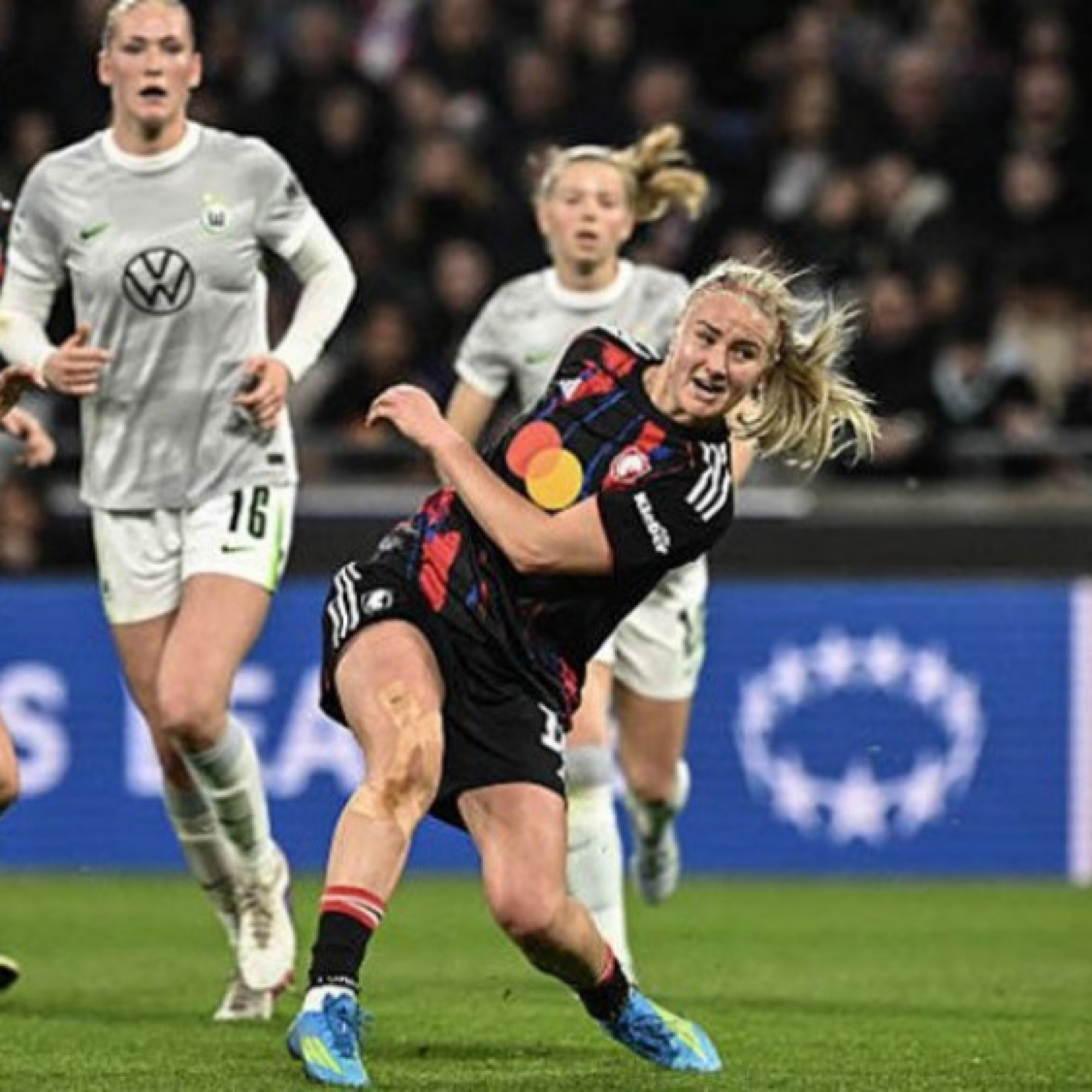  - Video bóng đá Nữ Lyon - Nữ Wolfsburg: (Cúp C1)