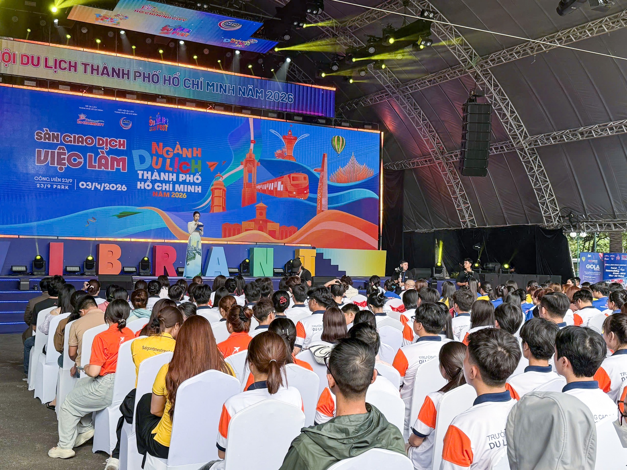 Doanh nghiệp du lịch TP.HCM tăng tuyển dụng, lương cao nhất gần 30 triệu - 1